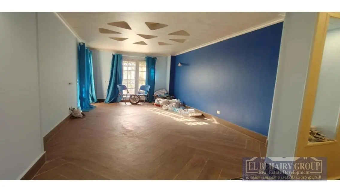 Luxury Apartment with Private Garden for Sale in B3