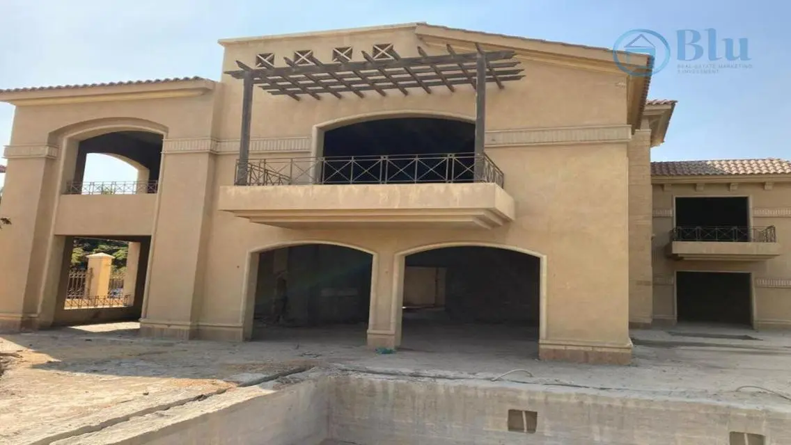 فيلا فاخرة بمسبح خاص وحديقة خاصة
