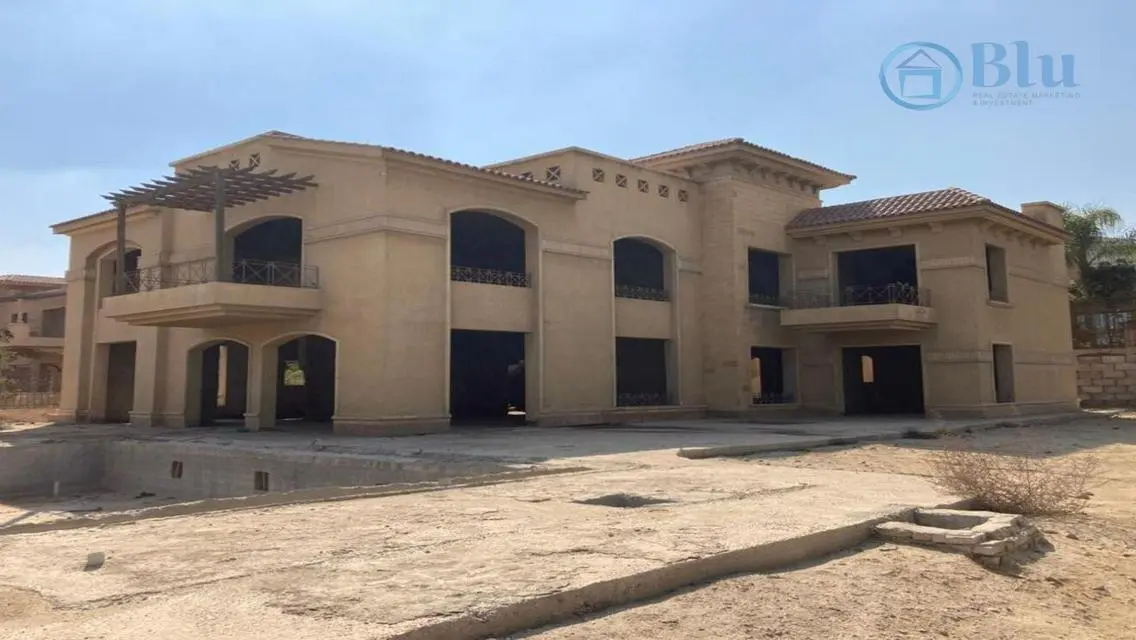فيلا فاخرة بمسبح خاص وحديقة خاصة