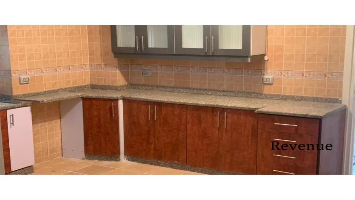 Luxurious Apartment with Private Garden in Prime Location