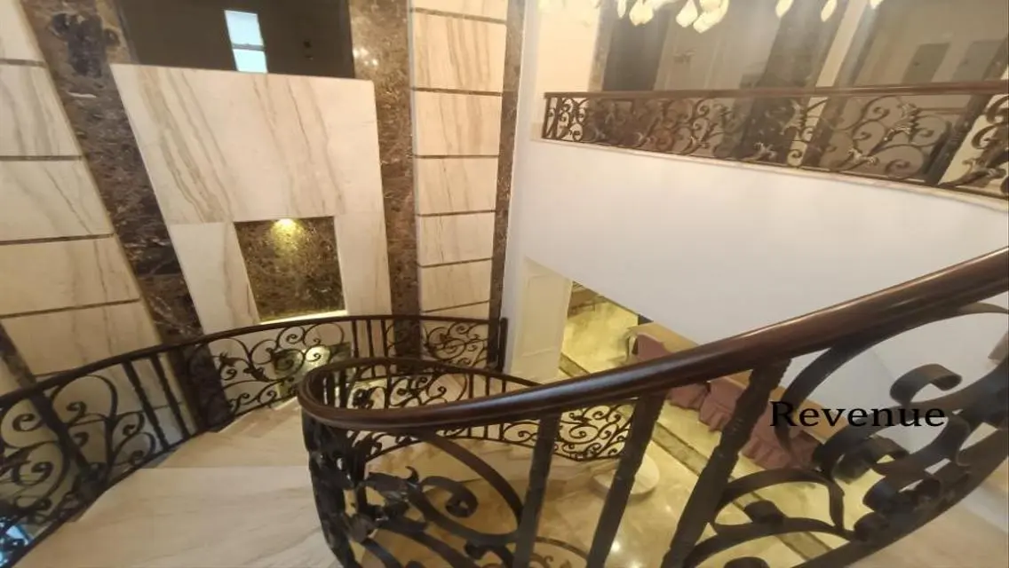 Luxury Villa for Sale on 600 Meters in a Premium Area