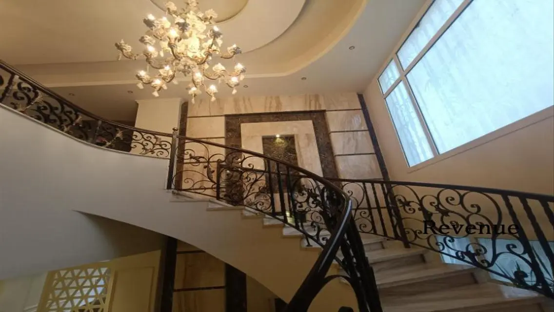 Luxury Villa for Sale on 600 Meters in a Premium Area