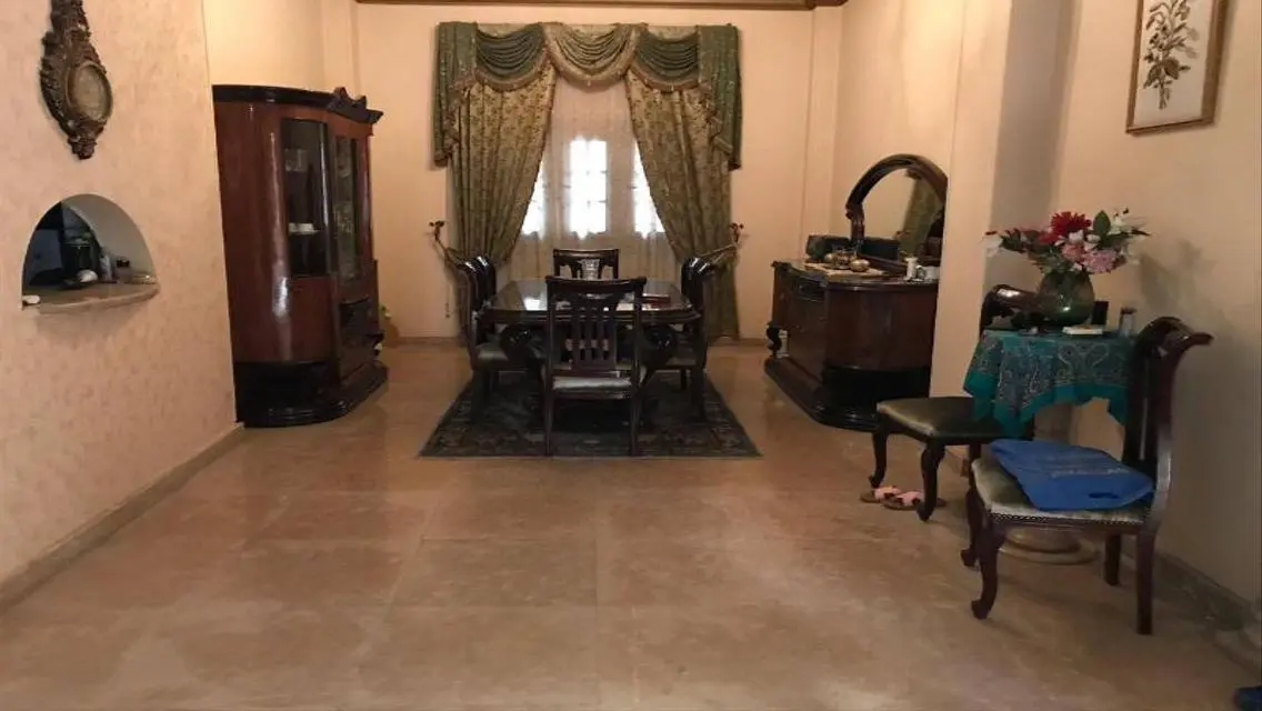 إقامة مذهلة مع شرفة وحديقة خاصة في موقع رئيسي