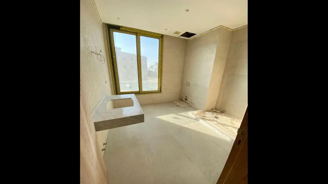 Luxury Villa with Private Garden and Pool