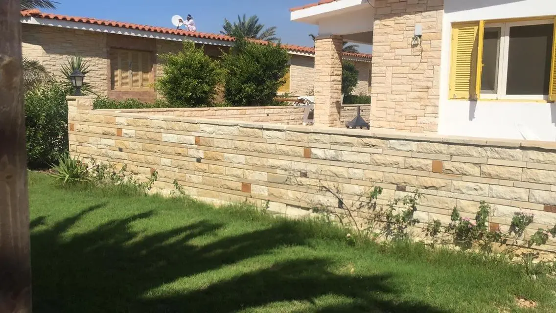 شقة فاخرة بمساحة 200 متر مطلة على بحيرة