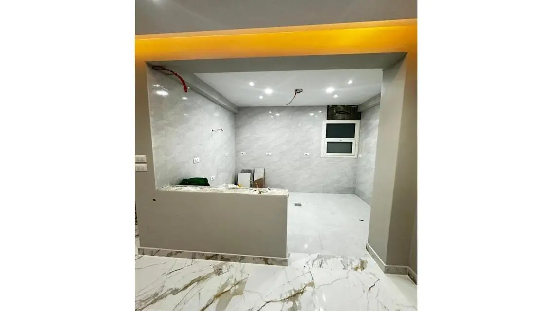شقة فاخرة للإيجار في نادي 155 بارك - 25000