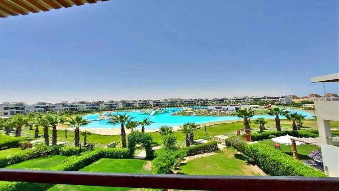 Luxury Apartment with Pool and Full Amenities