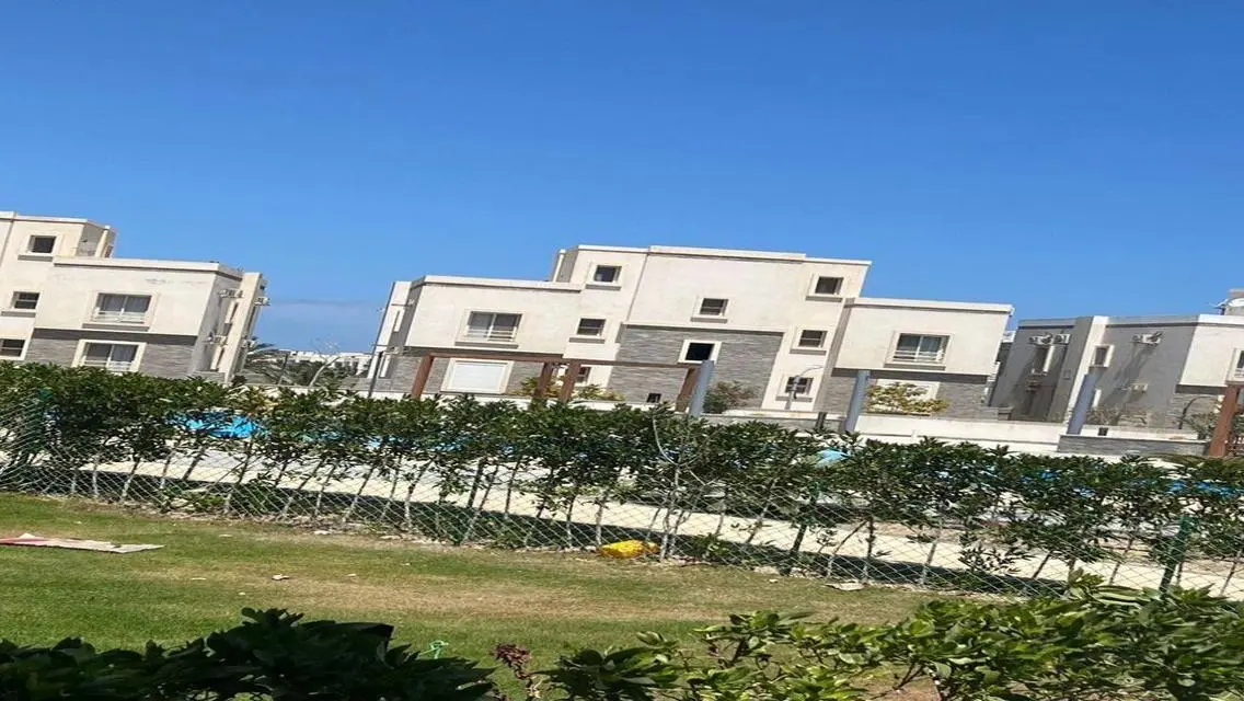شقة فاخرة مكونة من 3 غرف نوم بسعر 9,500,000
