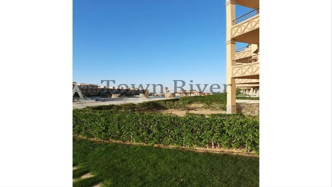 Stunning Apartment with Lakeview and Private Garden