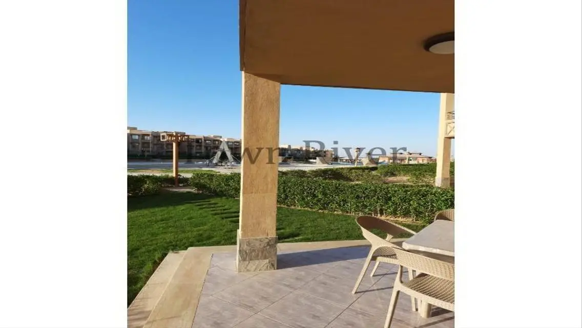 Stunning Apartment with Lakeview and Private Garden