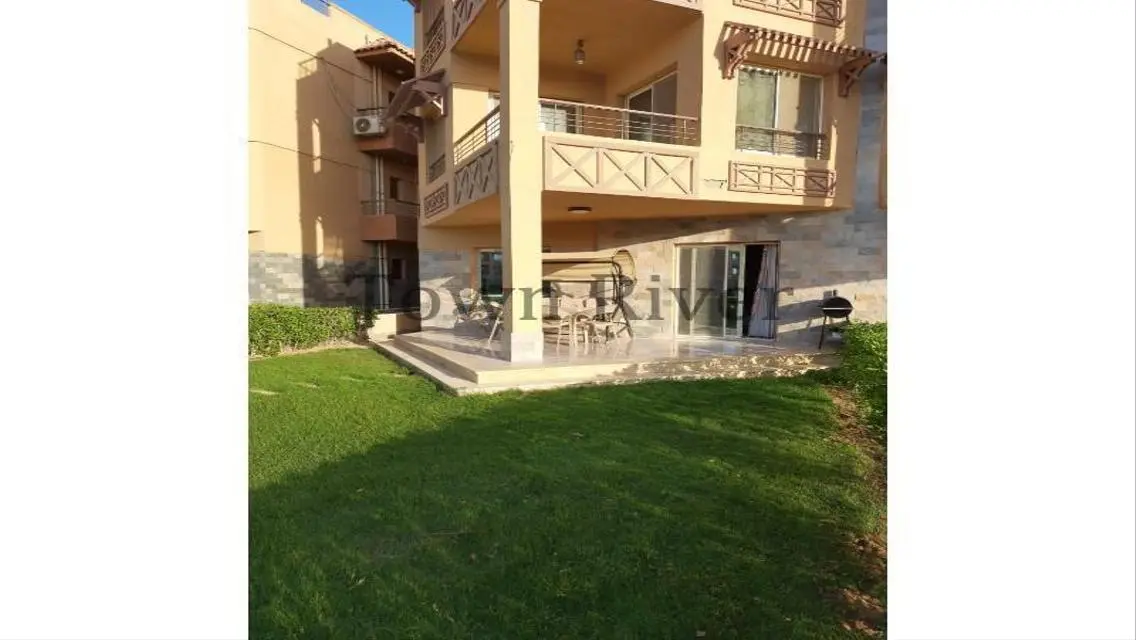 Stunning Apartment with Lakeview and Private Garden