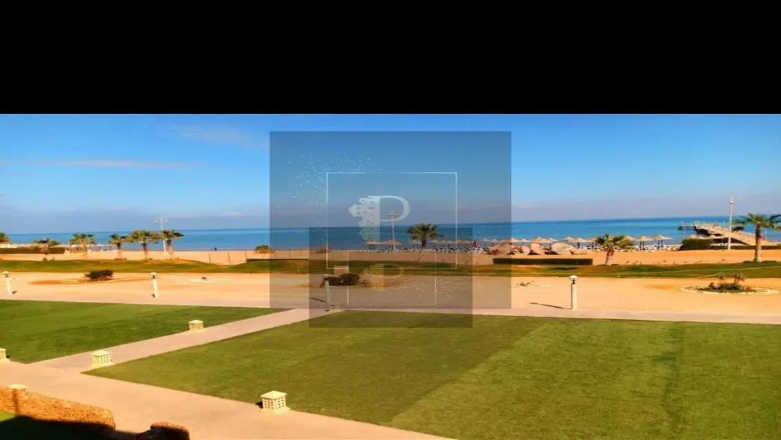 شقة فاخرة للبيع مطلة على البحيرات