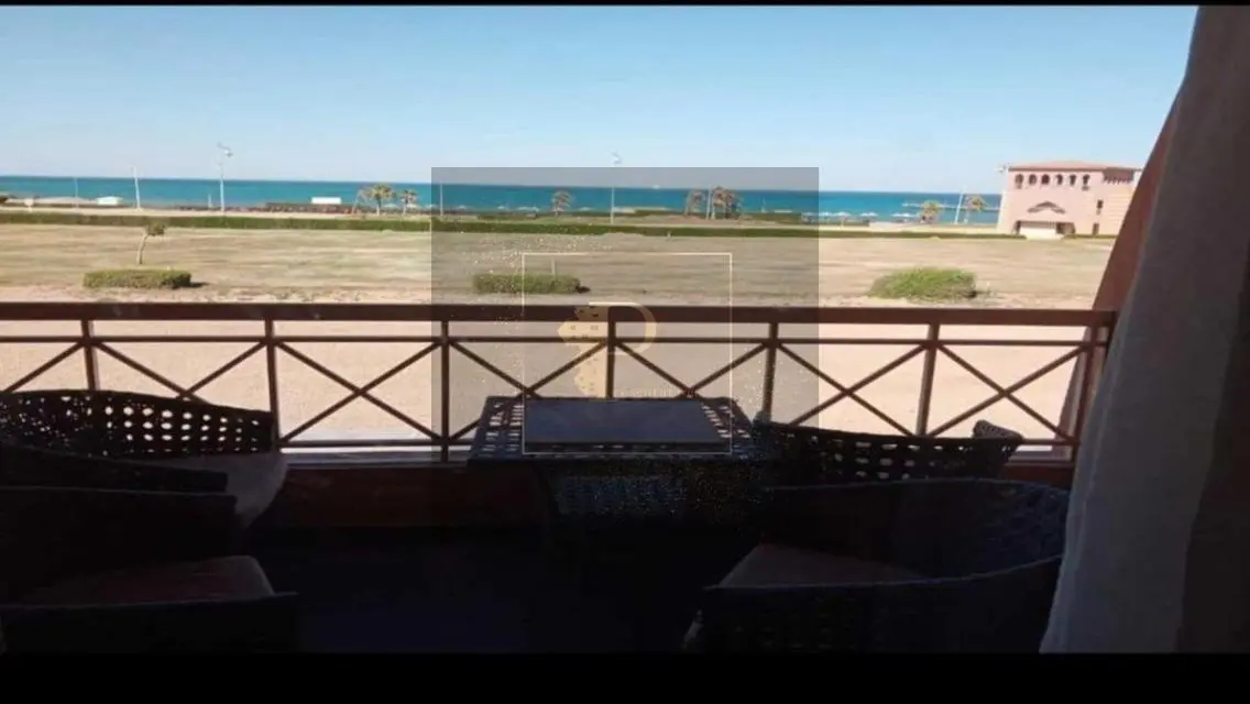 Luxury Apartment Overlooking Lakes in the Heart of the City