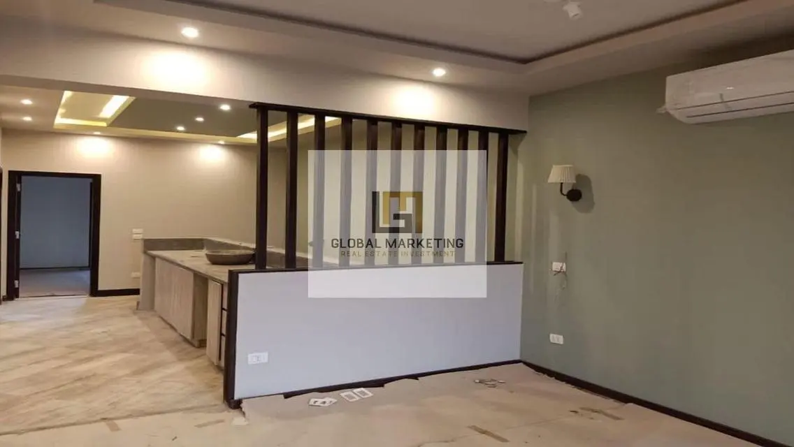 شقة فاخرة مع حديقة خاصة