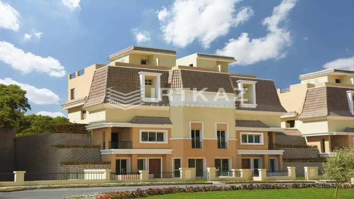 Luxury Apartment with Balcony and Shared Pool