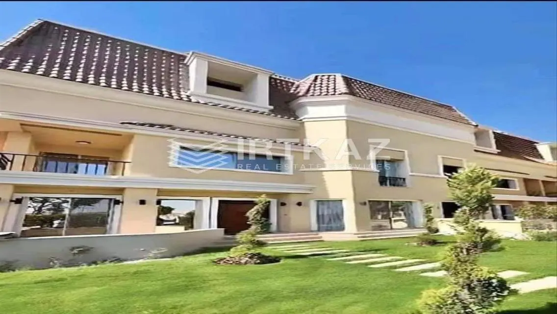 Luxury Apartment with Balcony and Shared Pool