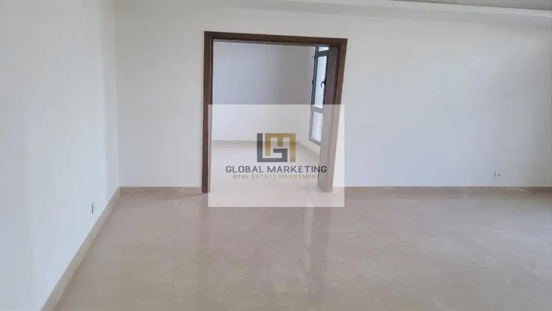 Luxury Apartment Spanning 263 Sq M in the Heart of the City