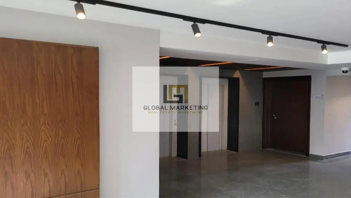 Luxury Apartment Spanning 263 Sq M in the Heart of the City