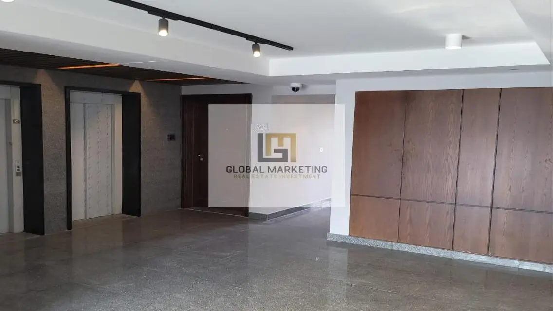 Luxury Apartment Spanning 263 Sq M in the Heart of the City