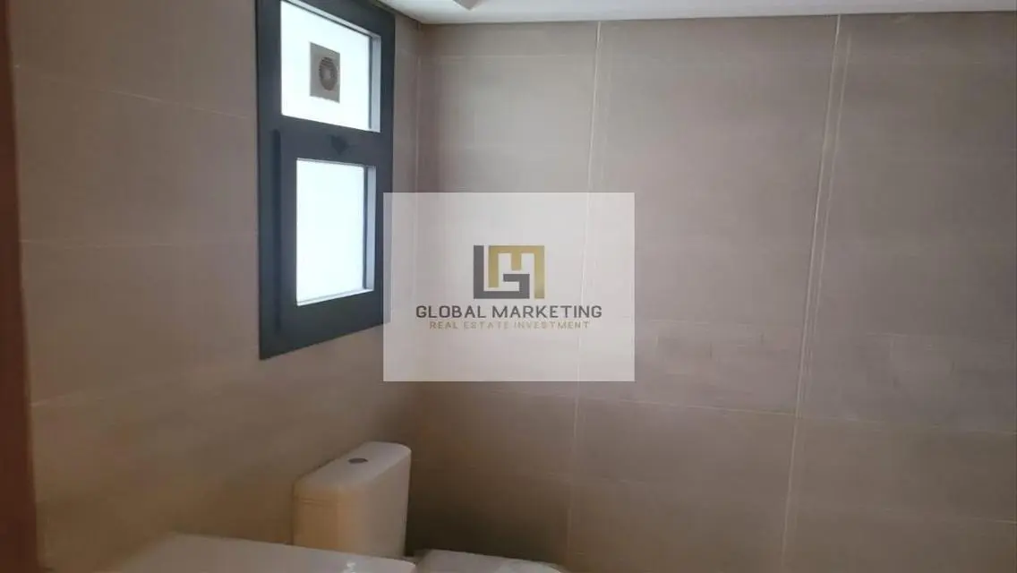 Luxury Apartment Spanning 263 Sq M in the Heart of the City