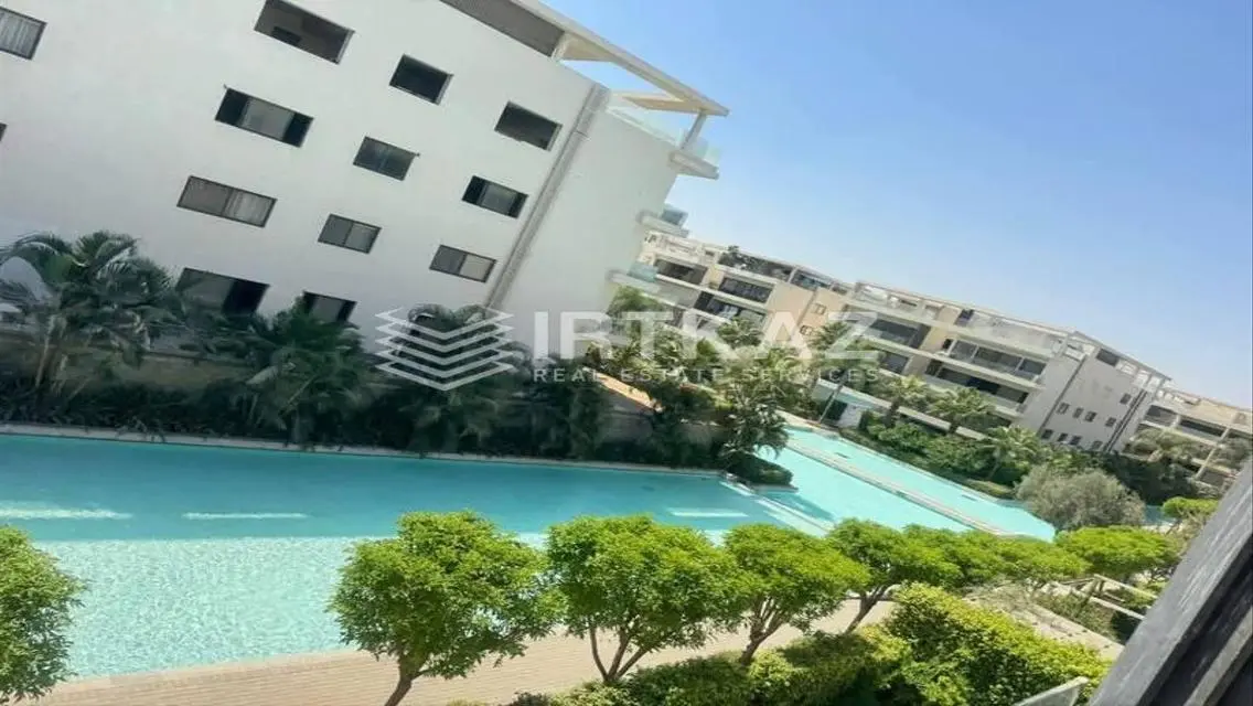 فيلا فاخرة مطلة على البحيرة