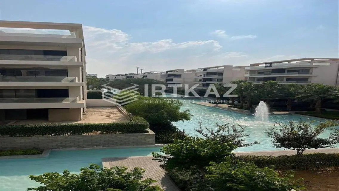 فيلا فاخرة مطلة على البحيرة