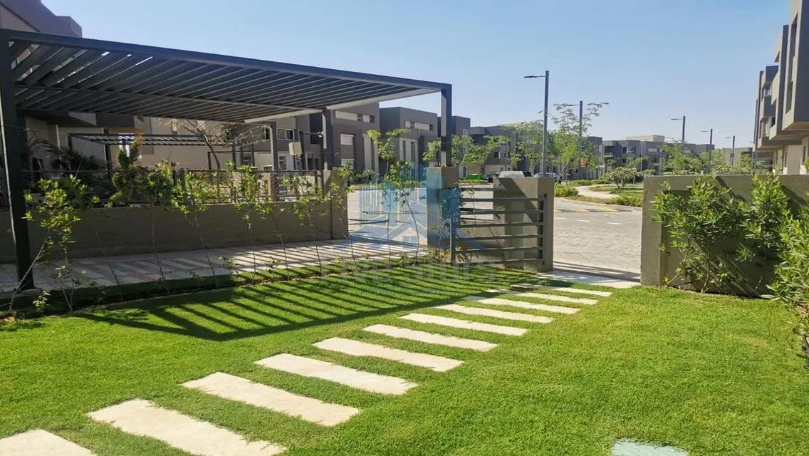 Luxurious Home for Sale with Private Pool and Garden