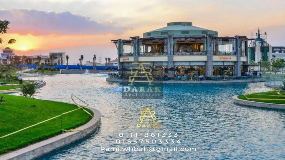 مول تجاري مفتوح المدى للبيع