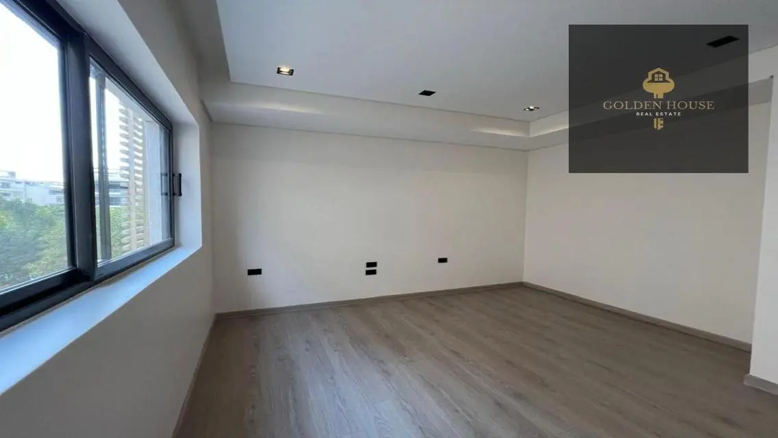 Lake View Apartment for Sale