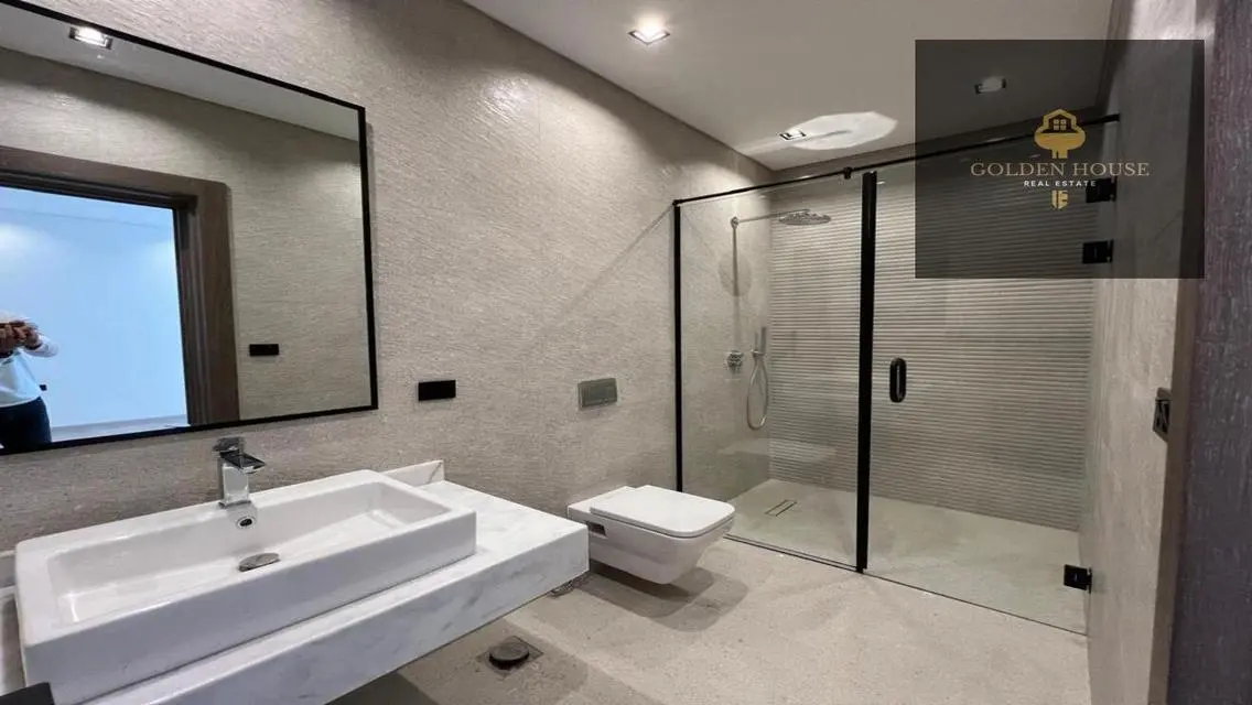 Lake View Apartment for Sale