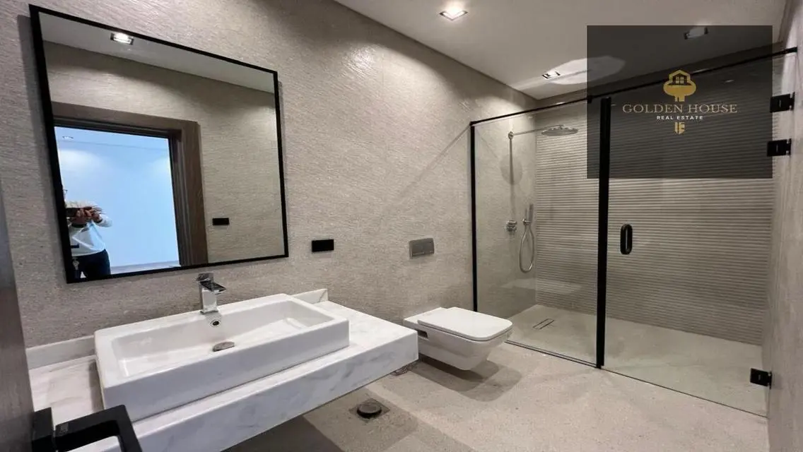 Lake View Apartment for Sale