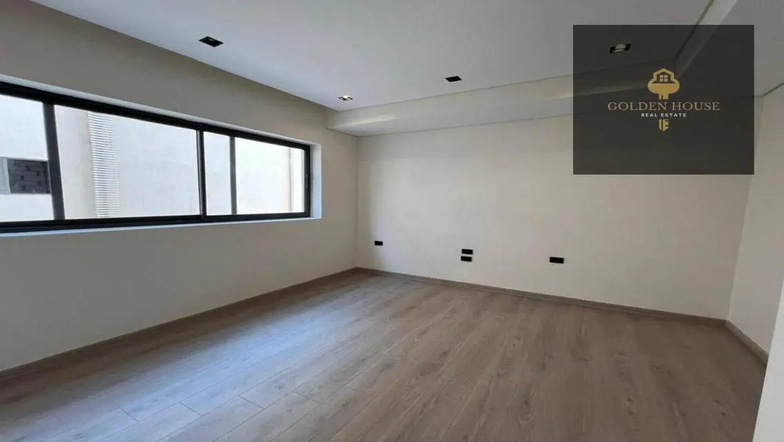 Lake View Apartment for Sale