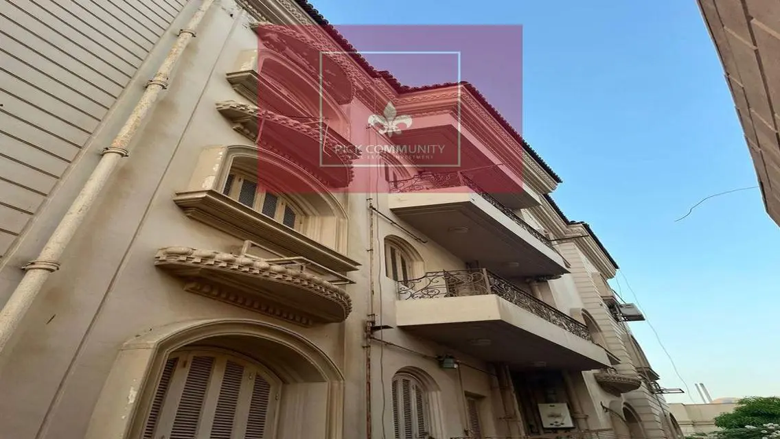 فيلا فاخرة للبيع بمساحة كبيرة