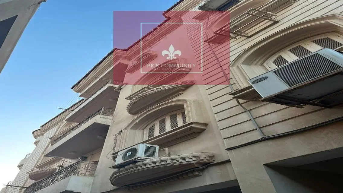 فيلا فاخرة للبيع بمساحة كبيرة
