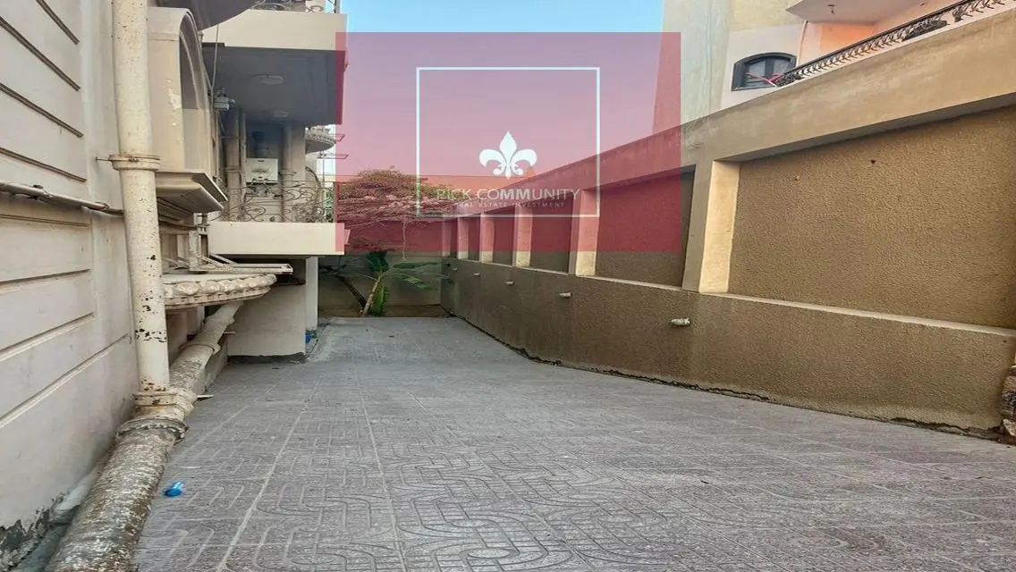 فيلا فاخرة للبيع بمساحة كبيرة