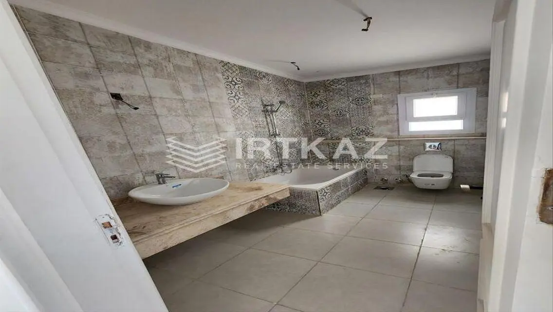 Luxury Villa with 5 Bedrooms in the Heart of the City