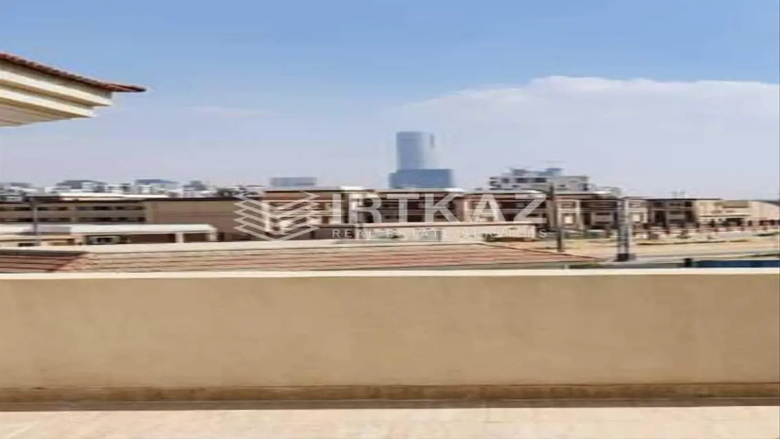 Luxury Villa with 5 Bedrooms in the Heart of the City