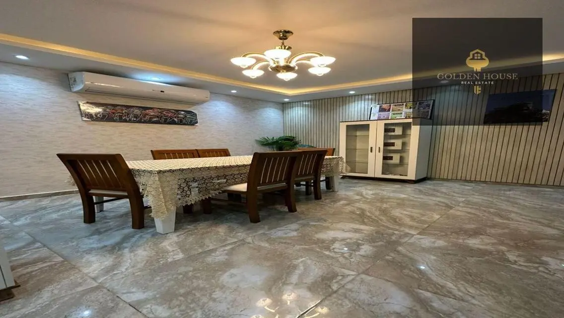 Fantastic 150 sqm Apartment with Balcony and Shared Pool