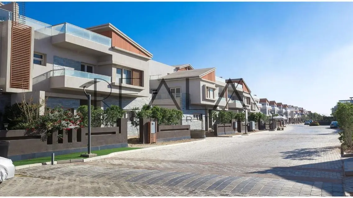 Luxury Villa with Private Pool and Garden in V-Levels