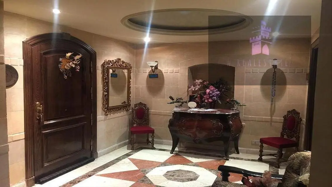 فيلا فاخرة للبيع بمساحة 1000 متر مربع