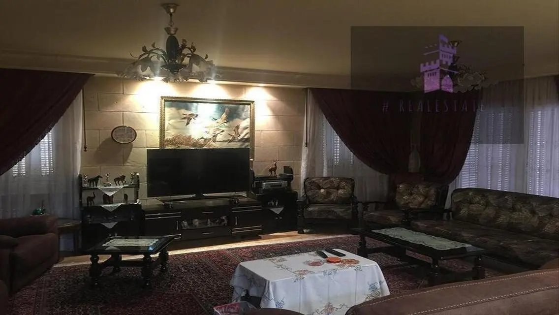 فيلا فاخرة للبيع بمساحة 1000 متر مربع