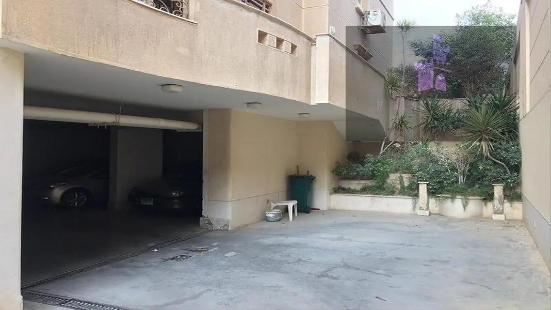 فيلا فاخرة للبيع بمساحة 1000 متر مربع