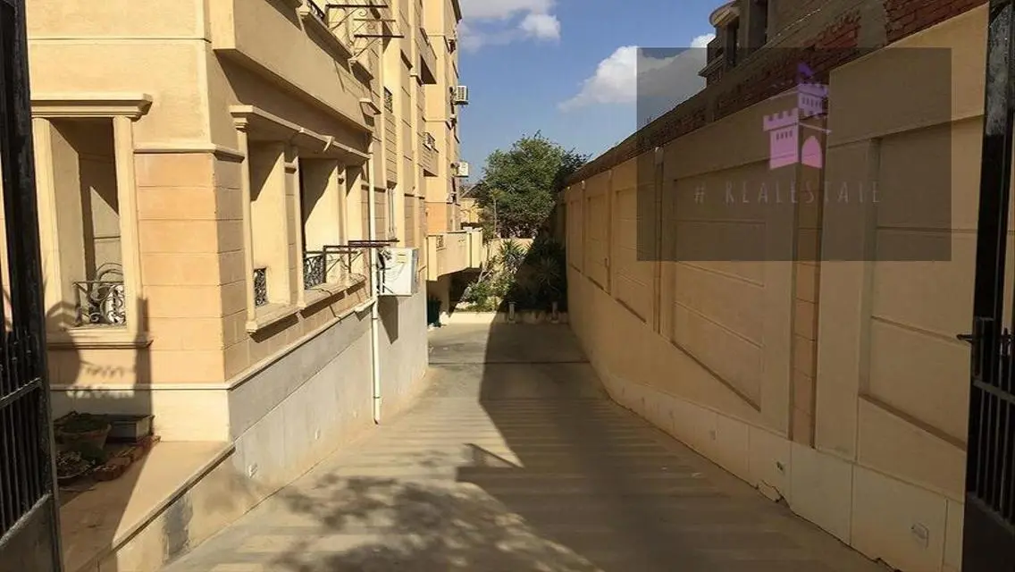 فيلا فاخرة للبيع بمساحة 1000 متر مربع