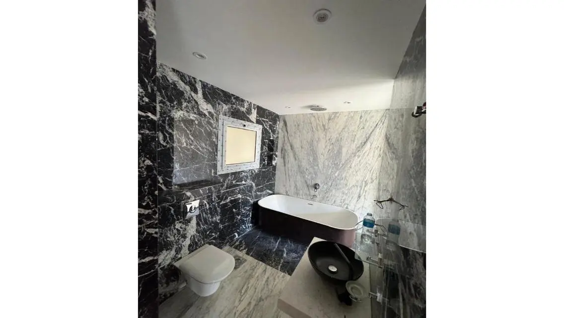 Luxury Apartment with Multiple Rooms and Stunning Views