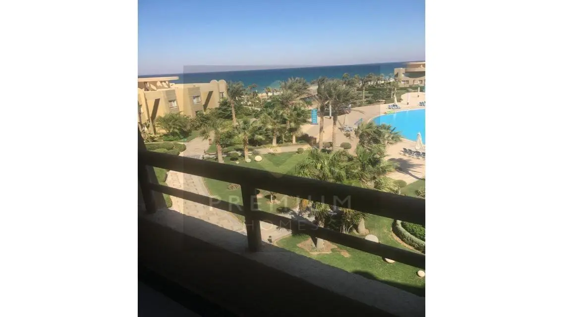 شقة فاخرة مع إطلالة على البحيرات للبيع