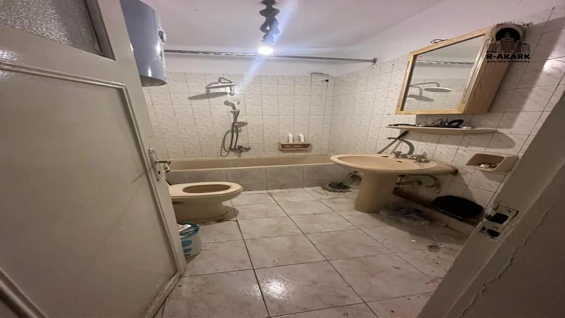 شقة فاخرة للإيجار بموقع متميز