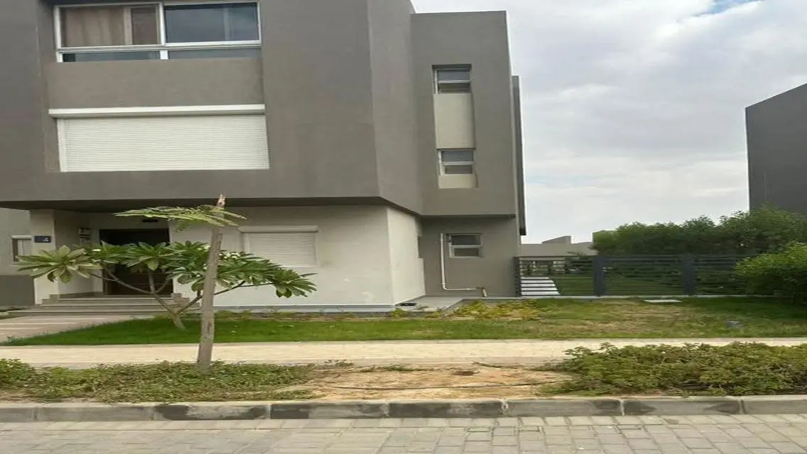 Luxury Villa for Sale with Private Garden and Pool
