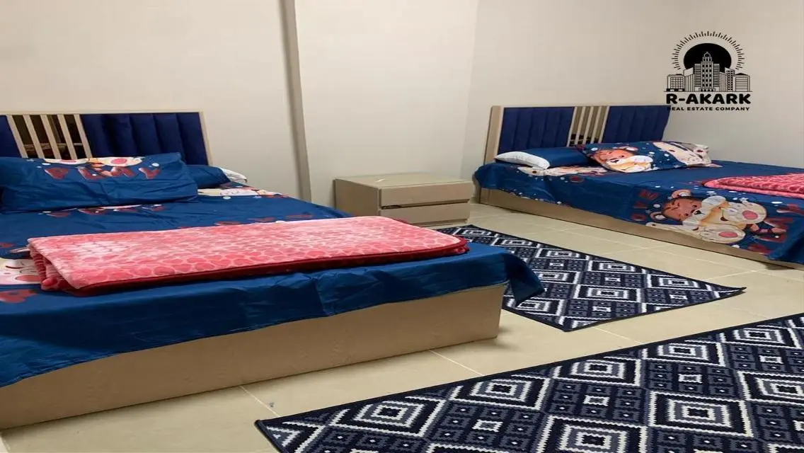 شقة فاخرة بمساحة مريحة مع حديقة خاصة