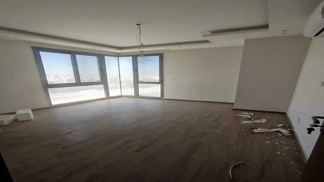 Luxurious Apartment in Eastown 190 with Stunning Views