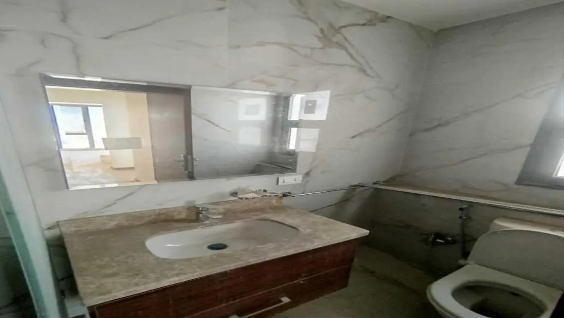Luxurious Apartment in Eastown 190 with Stunning Views